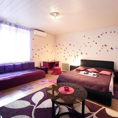 Apartment Orange Purple Blue ザグレブ エクステリア 写真