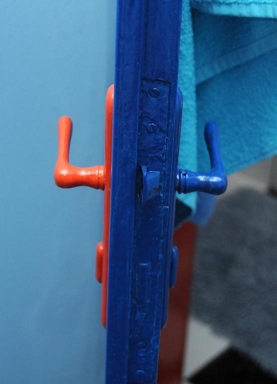 Apartment Orange Purple Blue ザグレブ 部屋 写真