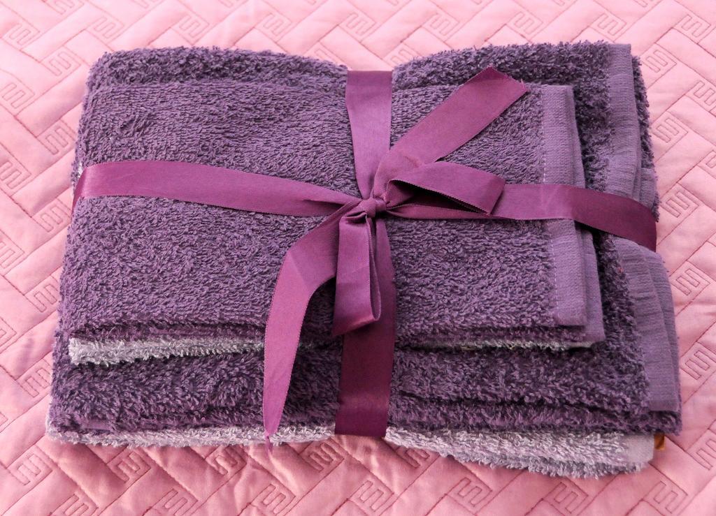 Apartment Orange Purple Blue ザグレブ 部屋 写真