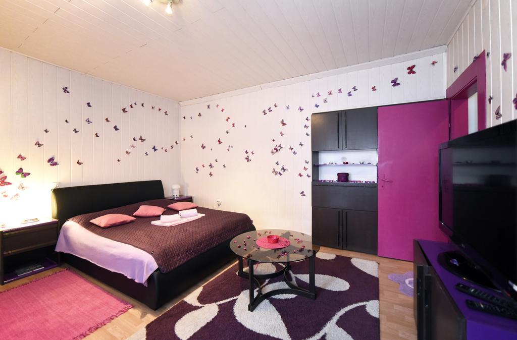 Apartment Orange Purple Blue ザグレブ エクステリア 写真